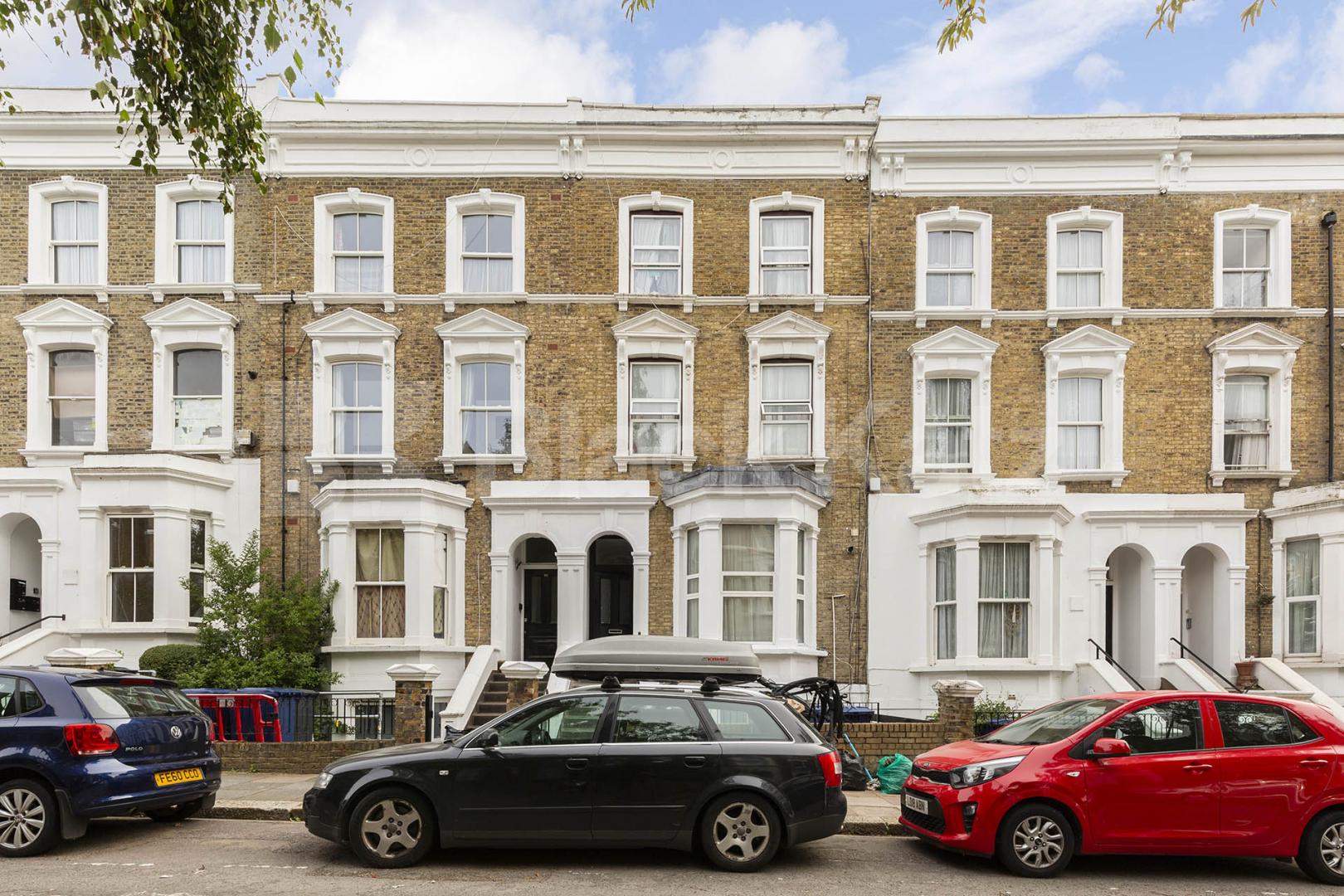 Stunning Garden Apartment Burlington Gardens, Acton